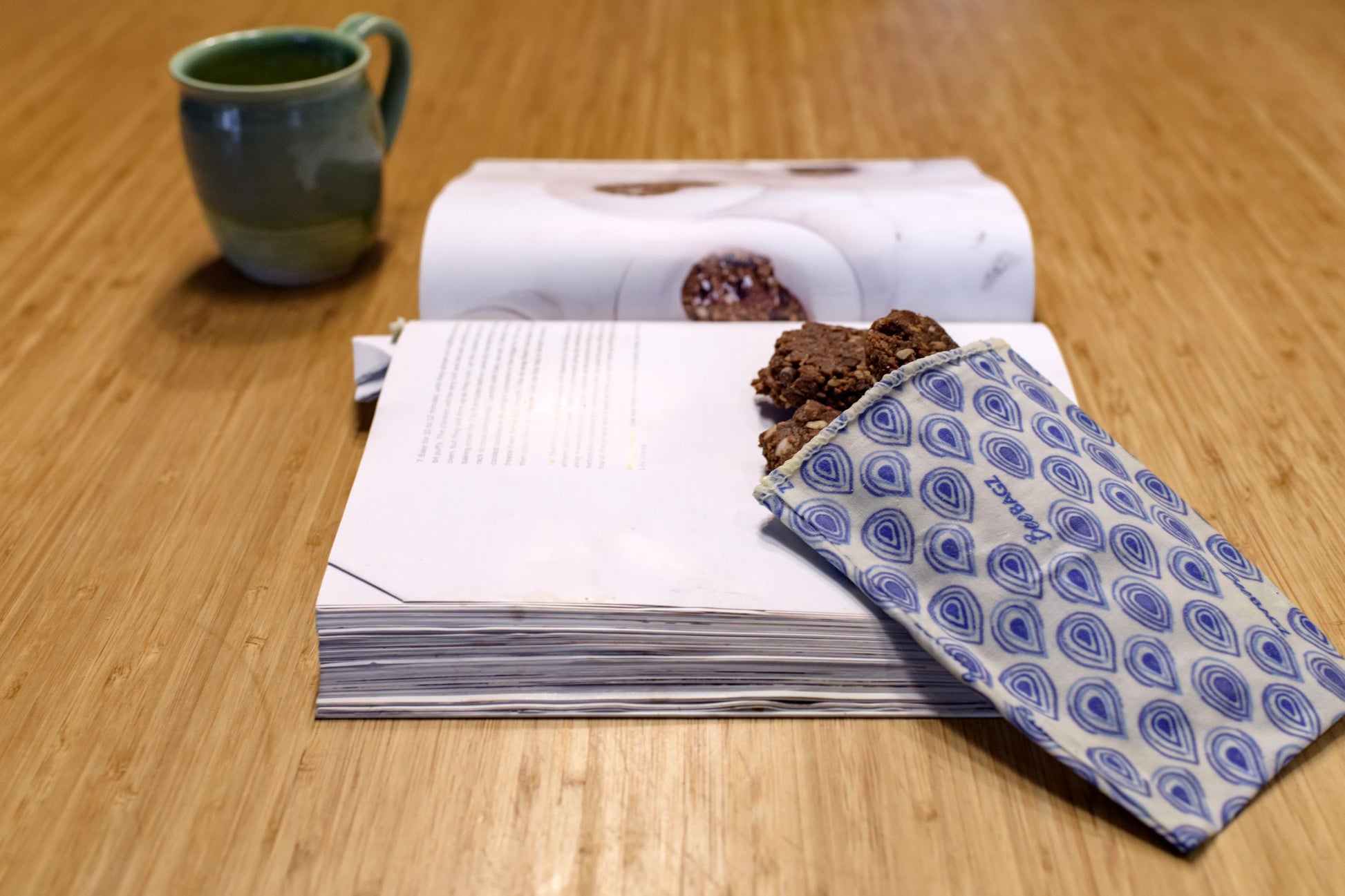Beeswax wrap and reusable food storage bags by BeeBAGZ are a plastic free alternative to plastic wraps & ziplocked bags for your food storage needs. These beeswax wraps and beeswax wrap bags are a great eco friendly gift and can be used as food wraps, produce bags, snack bags, lunch bags or sandwich bags. Shop today!