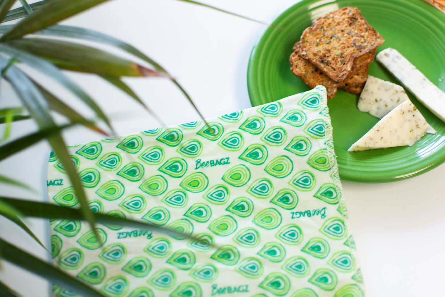 Beeswax wrap and reusable food storage bags by BeeBAGZ are a plastic free alternative to plastic wraps & ziplocked bags for your food storage needs. These beeswax wraps and beeswax wrap bags are a great eco friendly gift and can be used as food wraps, produce bags, snack bags, lunch bags or sandwich bags. Shop today!