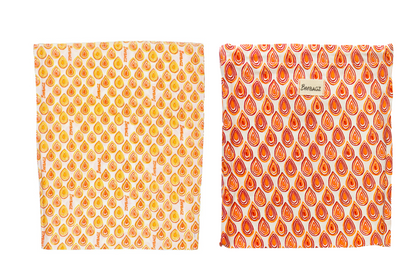 Beeswax wrap and reusable food storage bags by BeeBAGZ are a plastic free alternative to plastic wraps & ziplocked bags for your food storage needs. These beeswax wraps and beeswax wrap bags are a great eco friendly gift and can be used as food wraps, produce bags, snack bags, lunch bags or sandwich bags. Shop today!