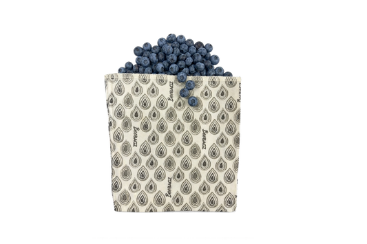 Beeswax wrap and reusable food storage bags by BeeBAGZ are a plastic free alternative to plastic wraps & ziplocked bags for your food storage needs. These beeswax wraps and beeswax wrap bags are a great eco friendly gift and can be used as food wraps, produce bags, snack bags, lunch bags or sandwich bags. Shop today!