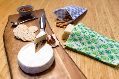 Beeswax wrap and reusable food storage bags by BeeBAGZ are a plastic free alternative to plastic wraps & ziplocked bags for your food storage needs. These beeswax wraps and beeswax wrap bags are a great eco friendly gift and can be used as food wraps, produce bags, snack bags, lunch bags or sandwich bags. Shop today!